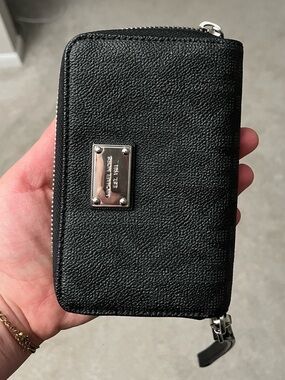 Michael Kors Black Leather Zip Card Wallet